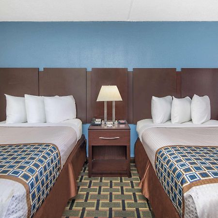 Travelodge By Wyndham Savannah Area/Richmond Hill Εξωτερικό φωτογραφία
