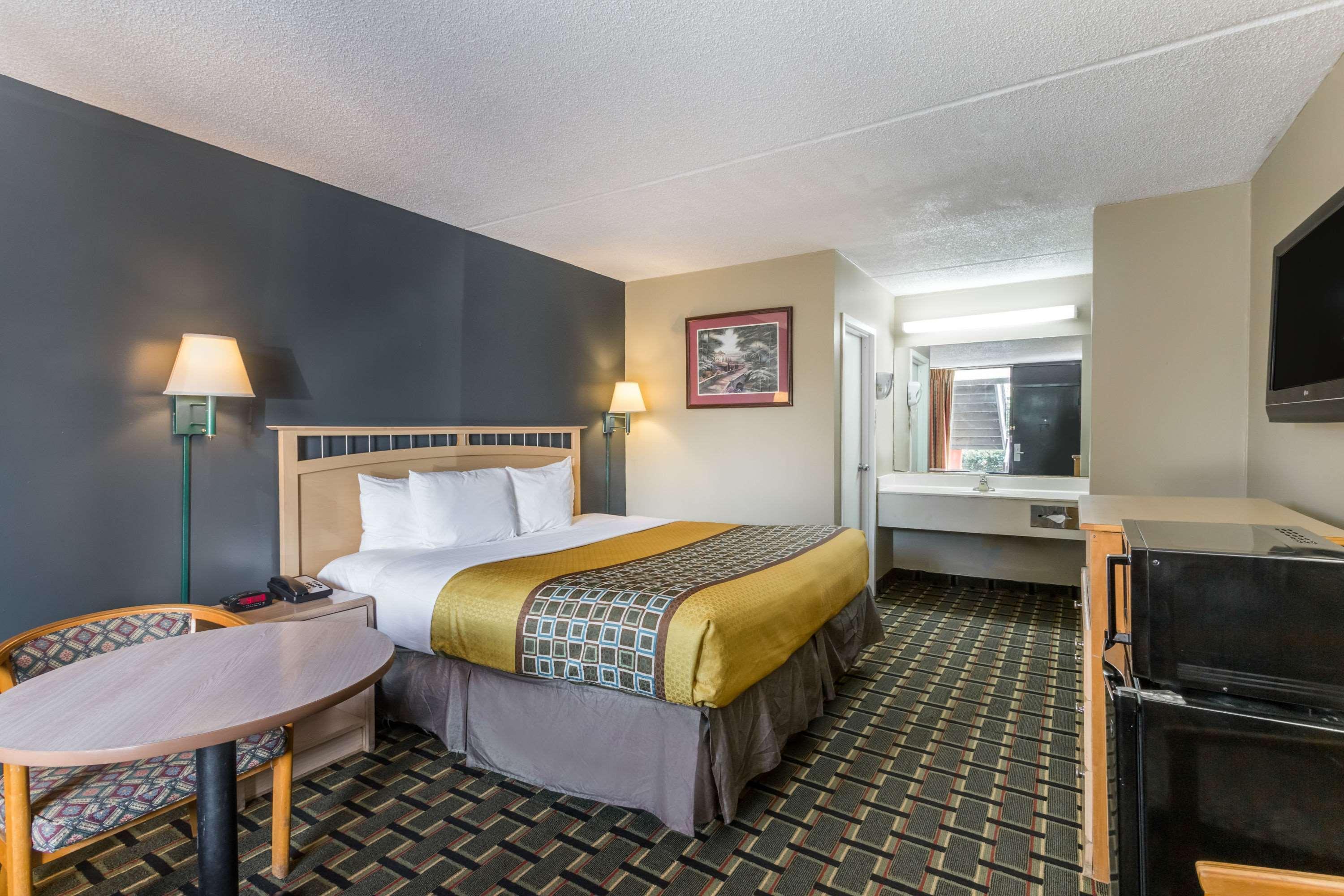 Travelodge By Wyndham Savannah Area/Richmond Hill Εξωτερικό φωτογραφία