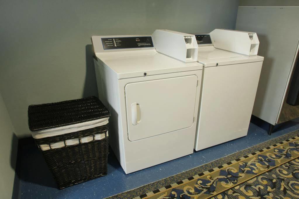 Travelodge By Wyndham Savannah Area/Richmond Hill Εξωτερικό φωτογραφία