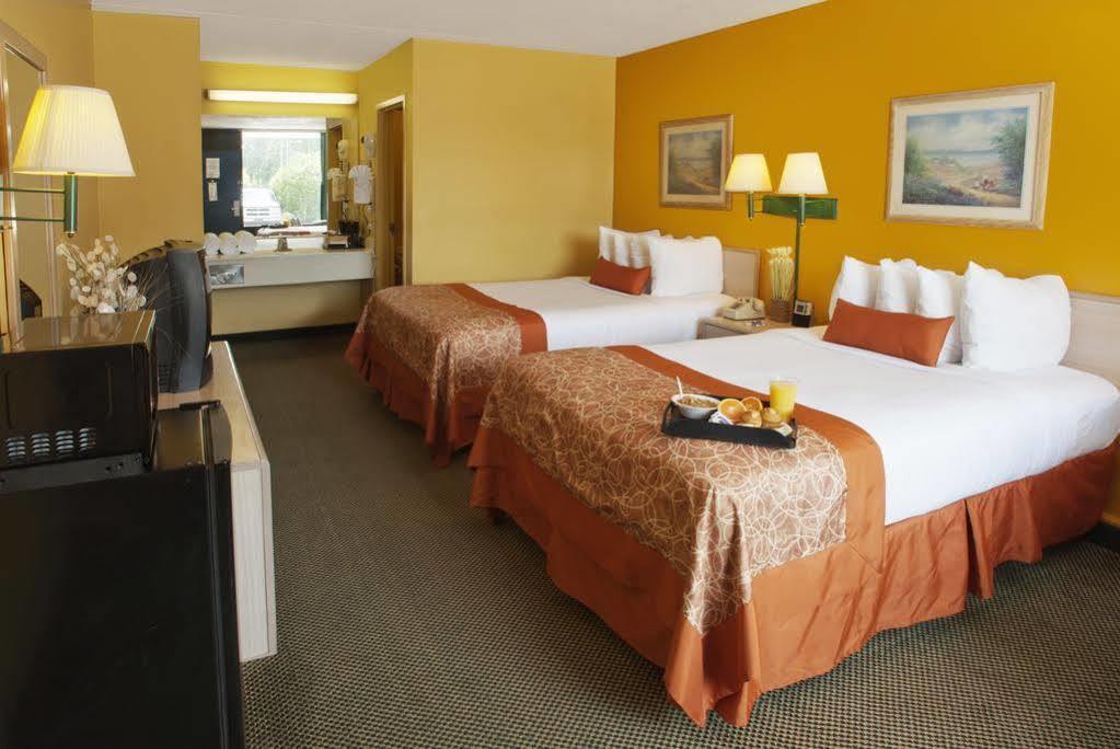 Travelodge By Wyndham Savannah Area/Richmond Hill Δωμάτιο φωτογραφία