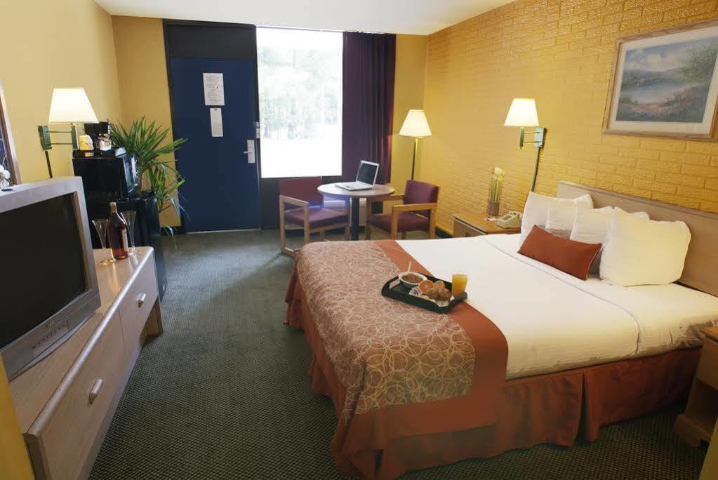 Travelodge By Wyndham Savannah Area/Richmond Hill Εξωτερικό φωτογραφία